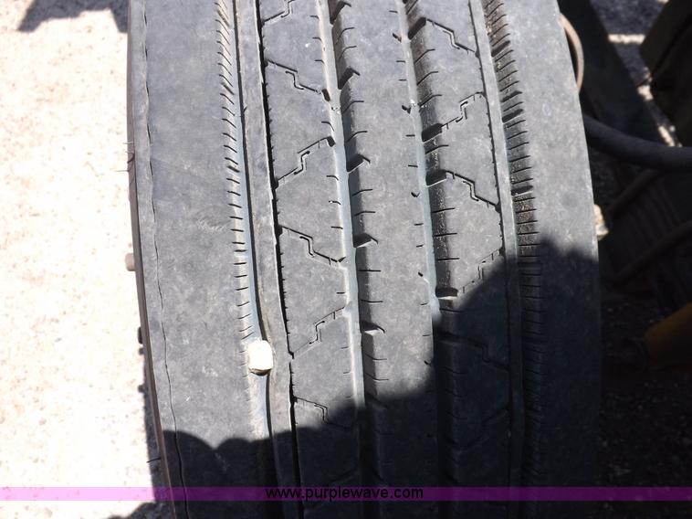 image for item H7010 1995 Kenworth T600 semi truck