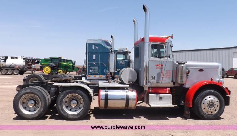 image for item H7012 1984 Peterbilt 359 semi truck