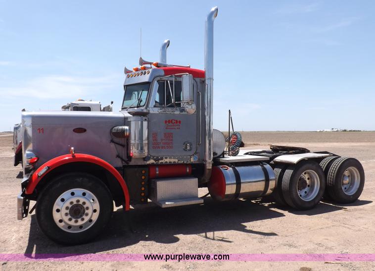 image for item H7012 1984 Peterbilt 359 semi truck
