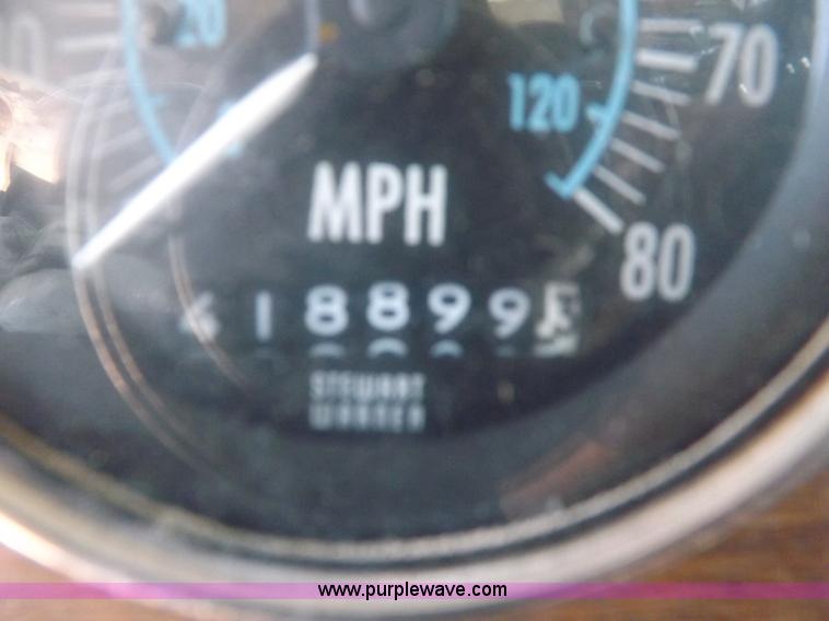 image for item H7012 1984 Peterbilt 359 semi truck