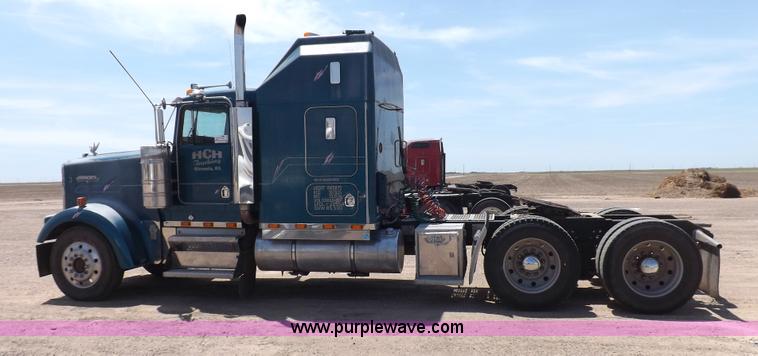 image for item H7013 1995 Kenworth W900 semi truck