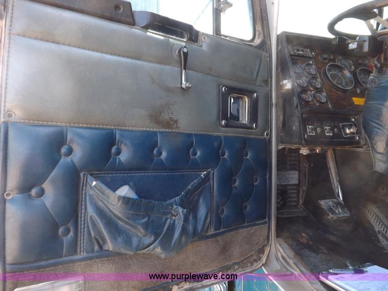 image for item H7013 1995 Kenworth W900 semi truck