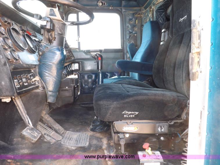 image for item H7013 1995 Kenworth W900 semi truck