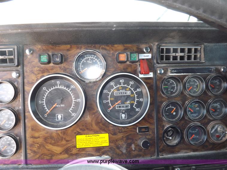 image for item H7013 1995 Kenworth W900 semi truck