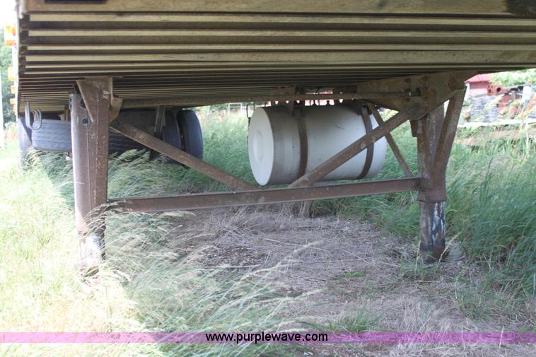 image for item H7435 1996 Wabash reefer trailer