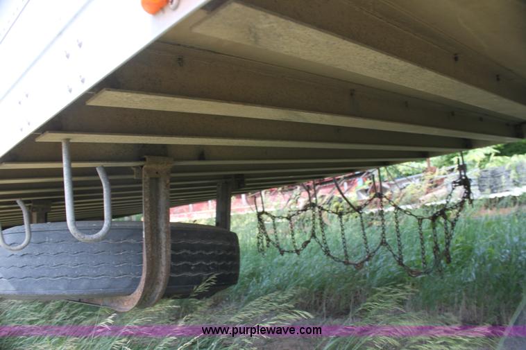 image for item H7435 1996 Wabash reefer trailer