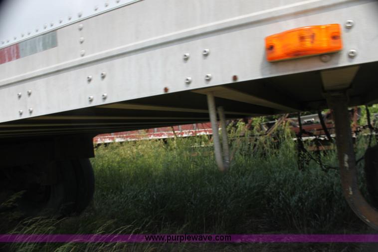 image for item H7435 1996 Wabash reefer trailer