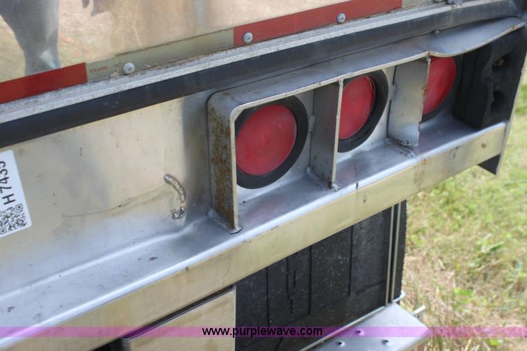 image for item H7435 1996 Wabash reefer trailer