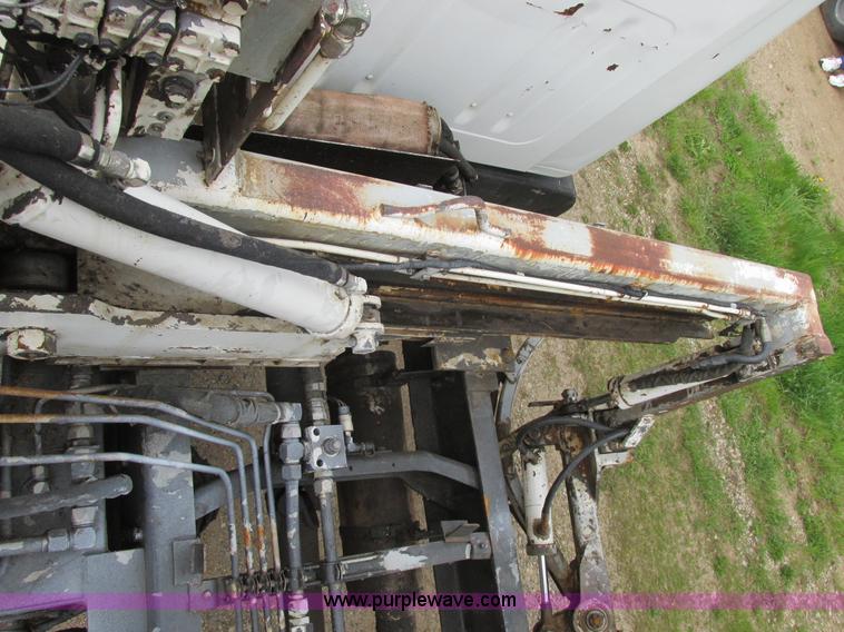 image for item A8534 2004 Heil Rapid Rail refuse truck body