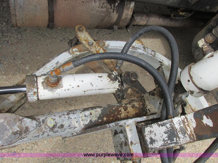 image for item A8534 2004 Heil Rapid Rail refuse truck body