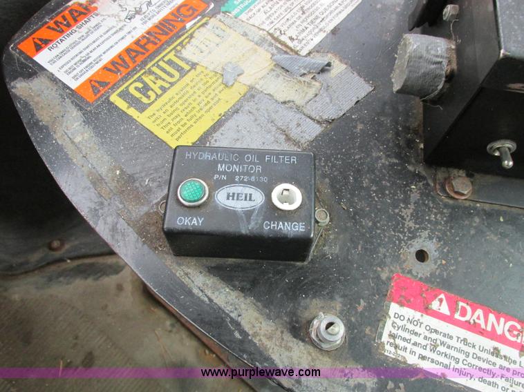 image for item A8534 2004 Heil Rapid Rail refuse truck body