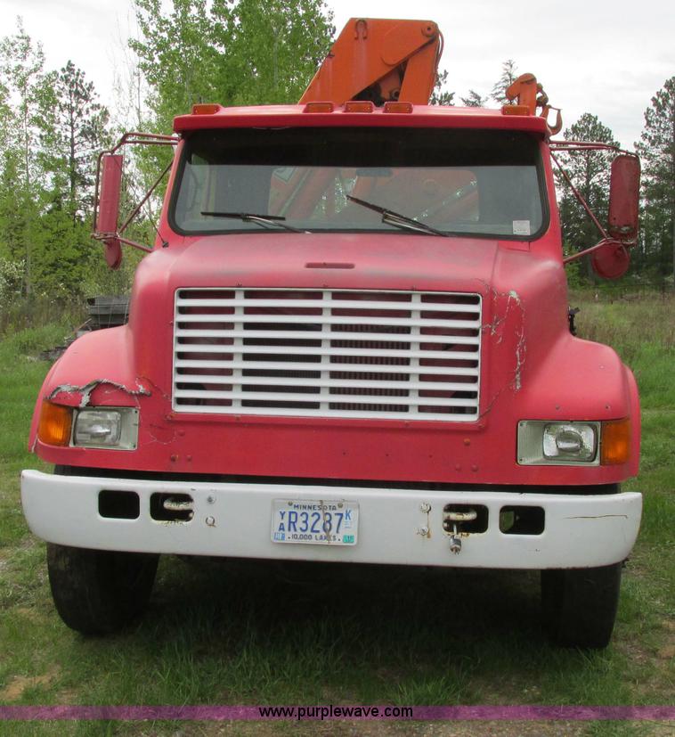 image for item A8535 1990 International 4700 boom truck