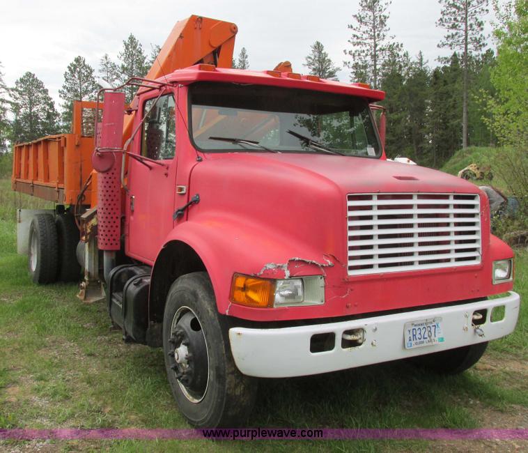 image for item A8535 1990 International 4700 boom truck