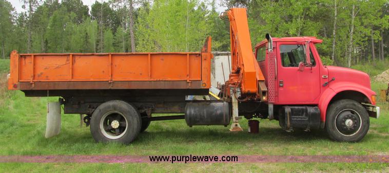image for item A8535 1990 International 4700 boom truck