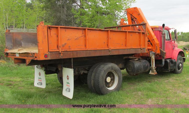 image for item A8535 1990 International 4700 boom truck