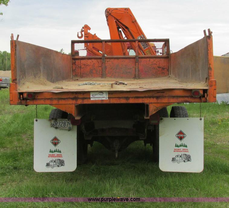 image for item A8535 1990 International 4700 boom truck