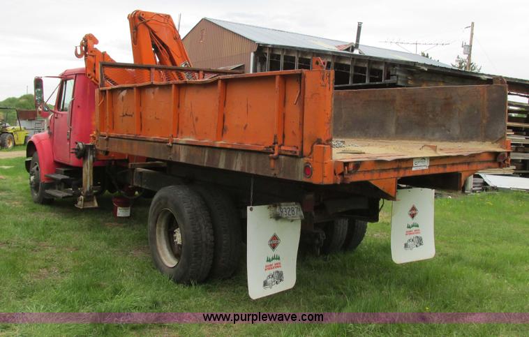 image for item A8535 1990 International 4700 boom truck