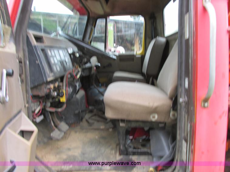 image for item A8535 1990 International 4700 boom truck