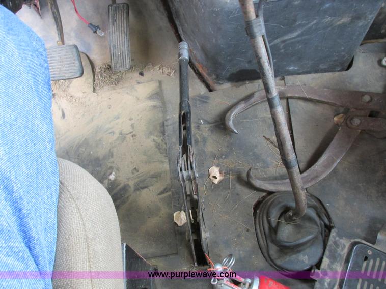 image for item A8535 1990 International 4700 boom truck