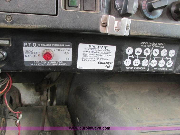 image for item A8535 1990 International 4700 boom truck