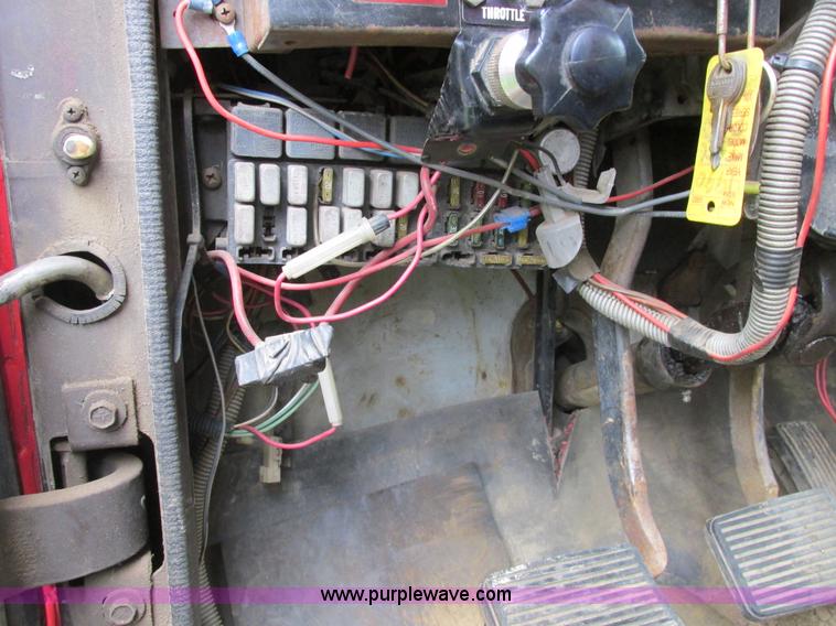 image for item A8535 1990 International 4700 boom truck