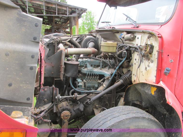 image for item A8535 1990 International 4700 boom truck