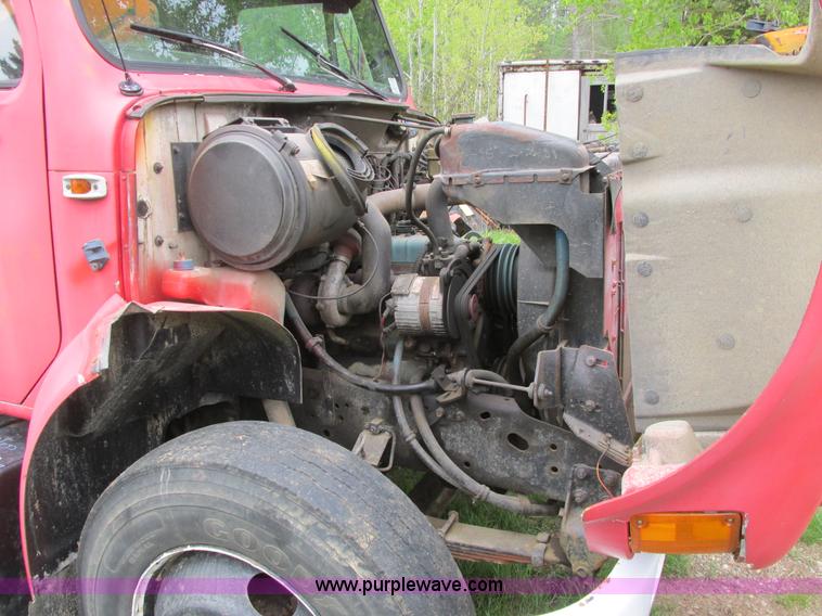 image for item A8535 1990 International 4700 boom truck