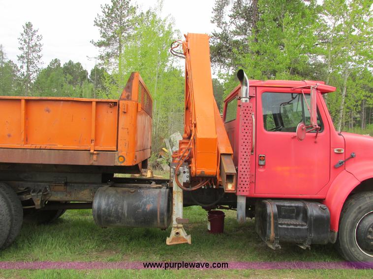 image for item A8535 1990 International 4700 boom truck