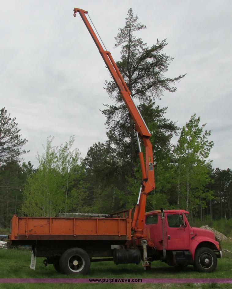 image for item A8535 1990 International 4700 boom truck