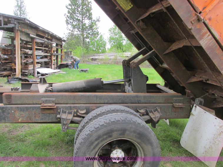 image for item A8535 1990 International 4700 boom truck