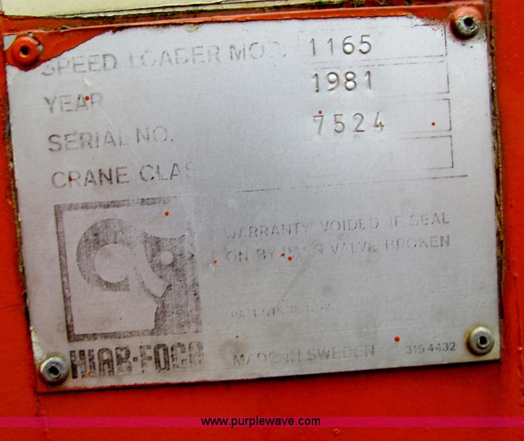 image for item A8535 1990 International 4700 boom truck