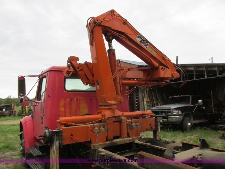image for item A8535 1990 International 4700 boom truck