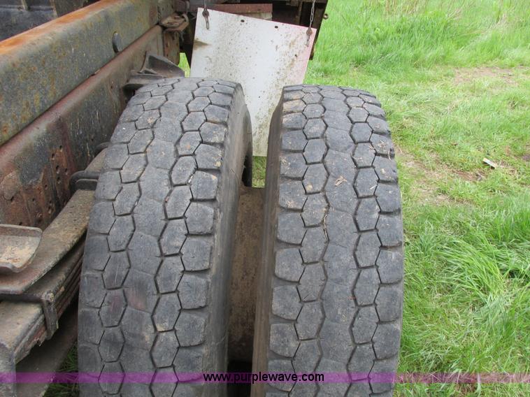 image for item A8535 1990 International 4700 boom truck