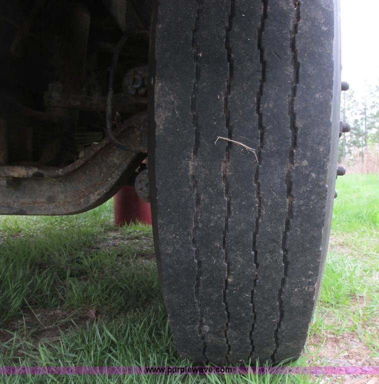 image for item A8535 1990 International 4700 boom truck