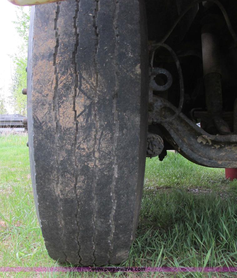 image for item A8535 1990 International 4700 boom truck