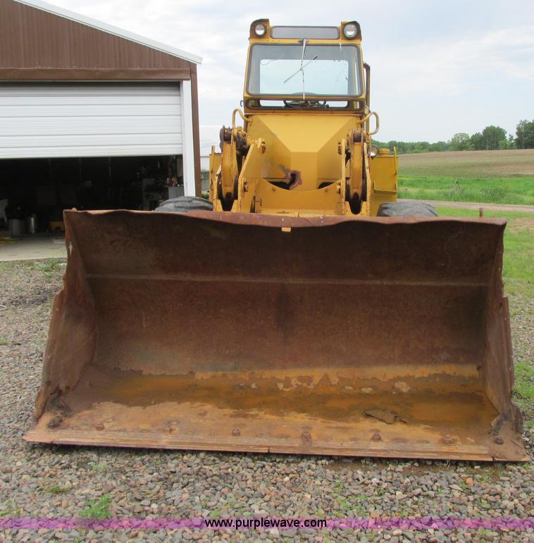 image for item A8570 1973 Michigan 75C wheel loader