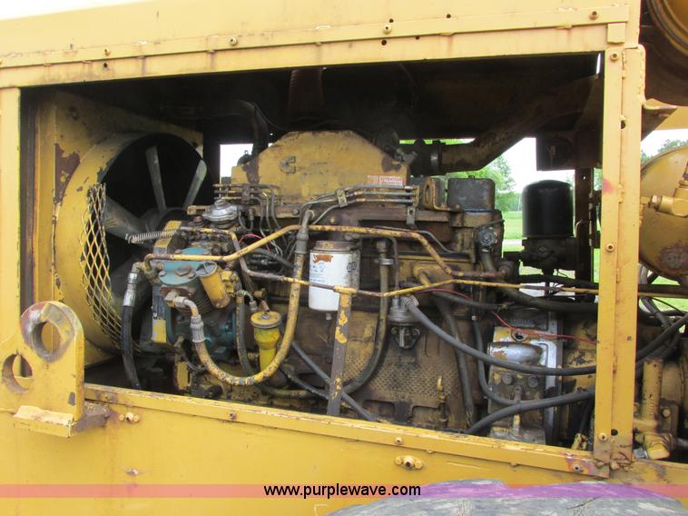 image for item A8570 1973 Michigan 75C wheel loader