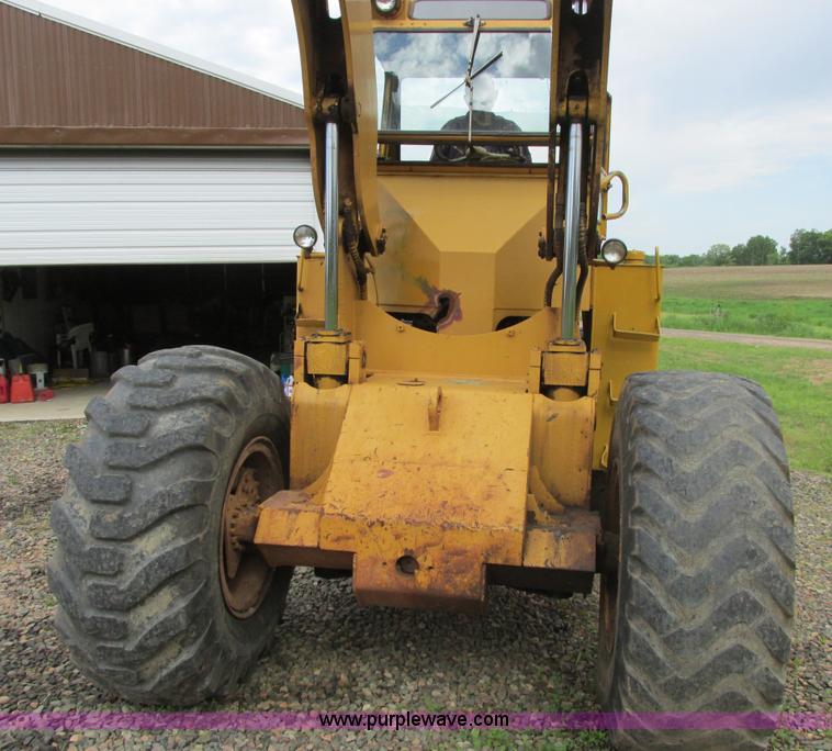 image for item A8570 1973 Michigan 75C wheel loader