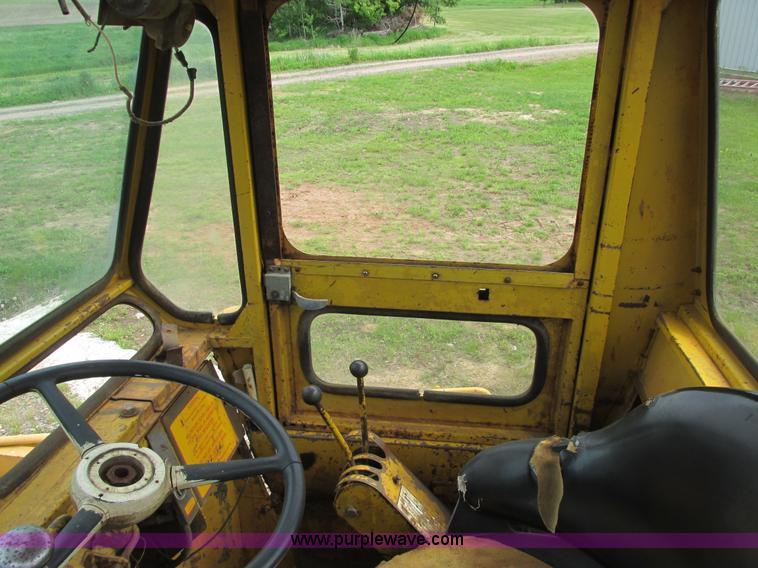 image for item A8570 1973 Michigan 75C wheel loader