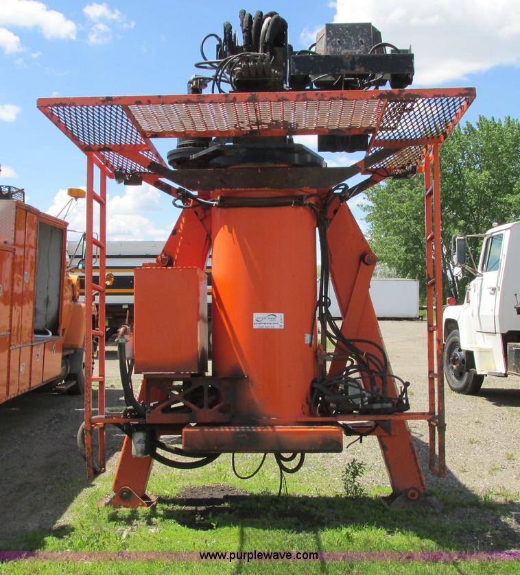 image for item A8571 IMT hydraulic articulated boom