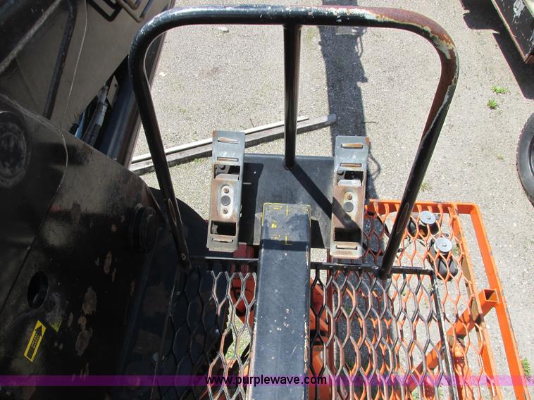 image for item A8571 IMT hydraulic articulated boom