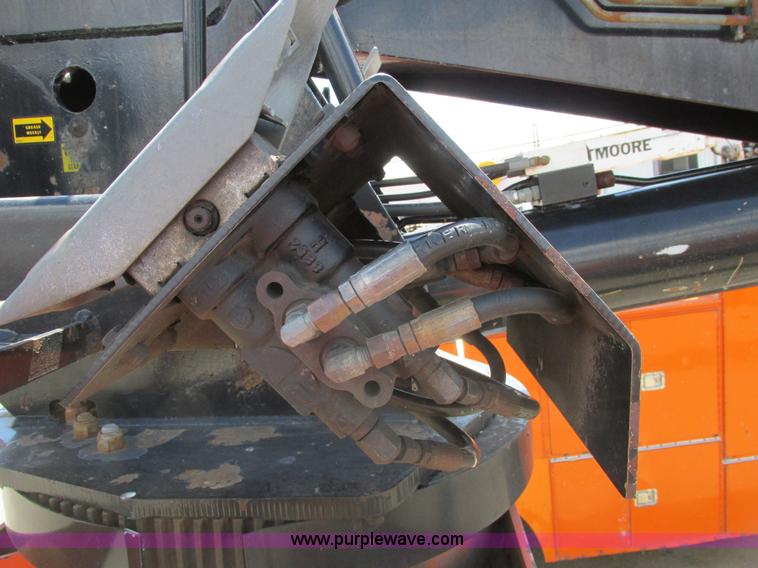 image for item A8571 IMT hydraulic articulated boom