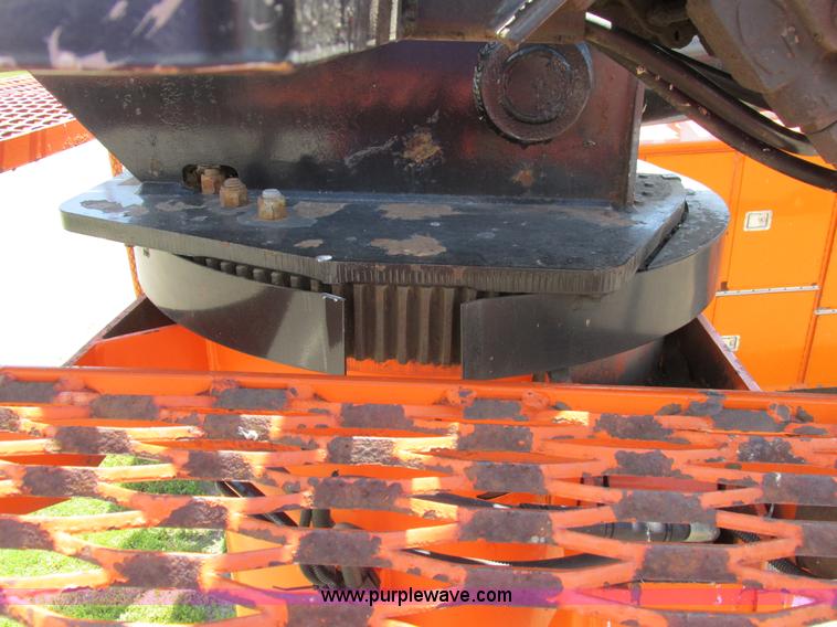 image for item A8571 IMT hydraulic articulated boom