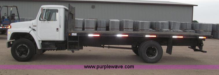 image for item B5494 1988 International 1754 flatbed truck