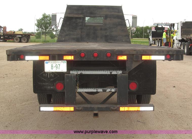 image for item B5494 1988 International 1754 flatbed truck