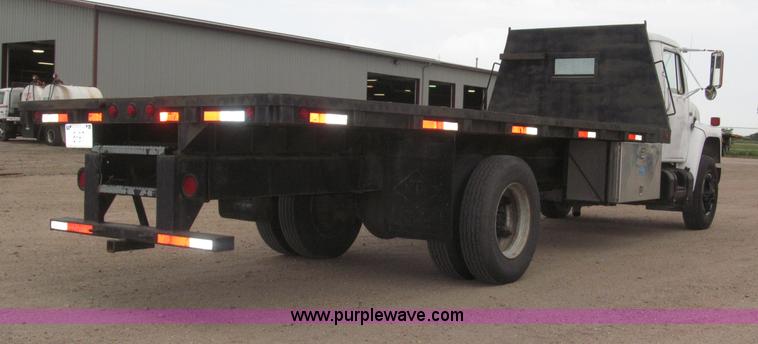 image for item B5494 1988 International 1754 flatbed truck