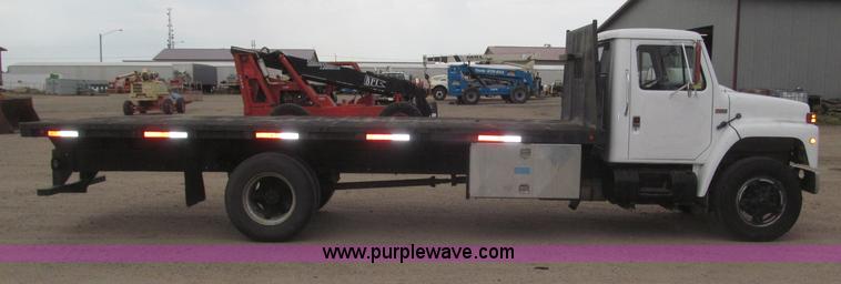 image for item B5494 1988 International 1754 flatbed truck