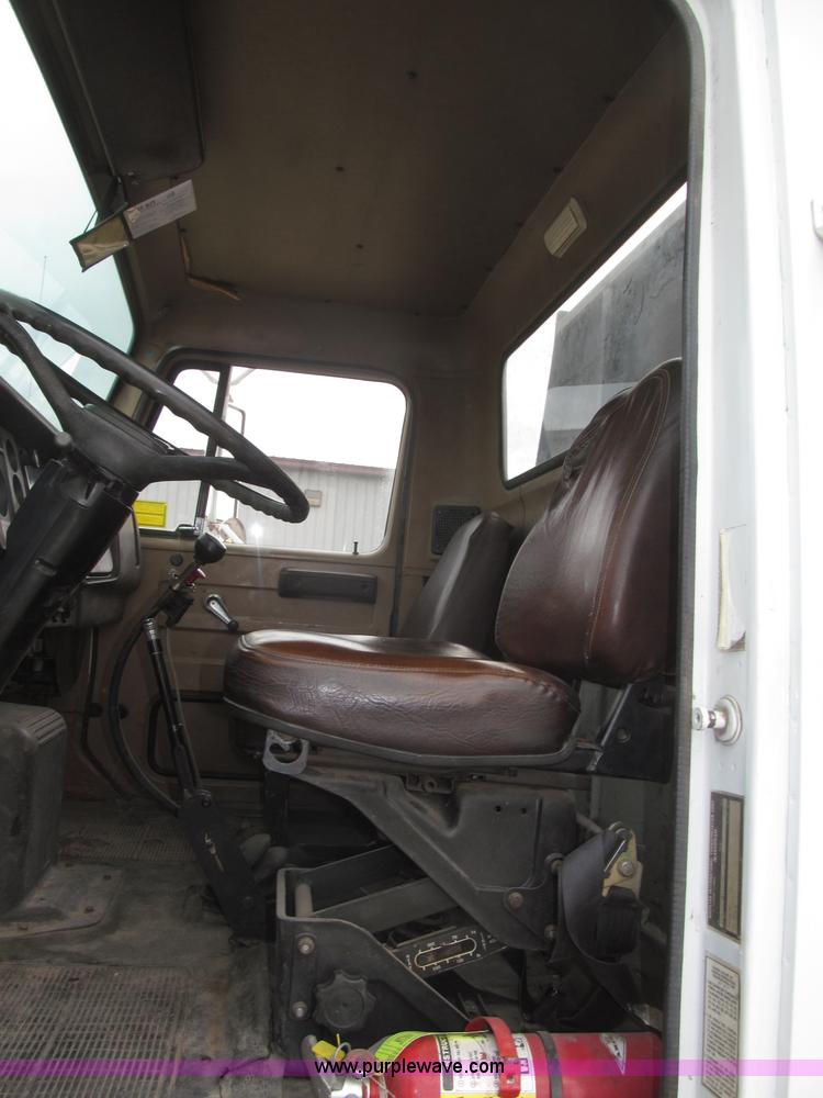 image for item B5494 1988 International 1754 flatbed truck