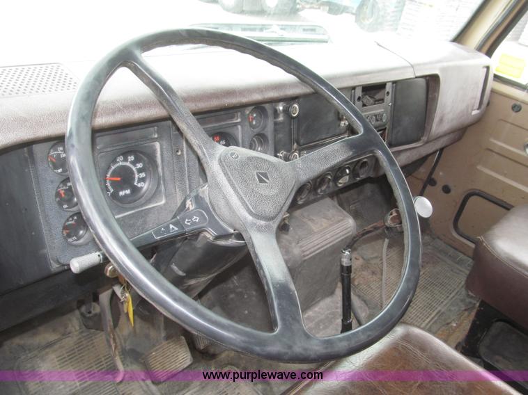 image for item B5494 1988 International 1754 flatbed truck