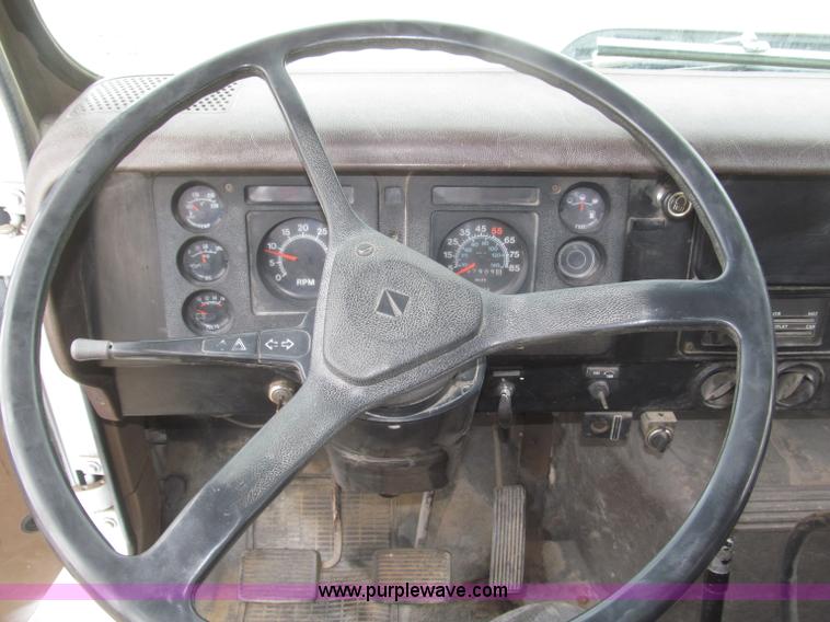 image for item B5494 1988 International 1754 flatbed truck